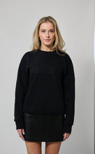 Load image into Gallery viewer, Chandail unisexe brodé JETELOVE  unisex embroidered crewneck
